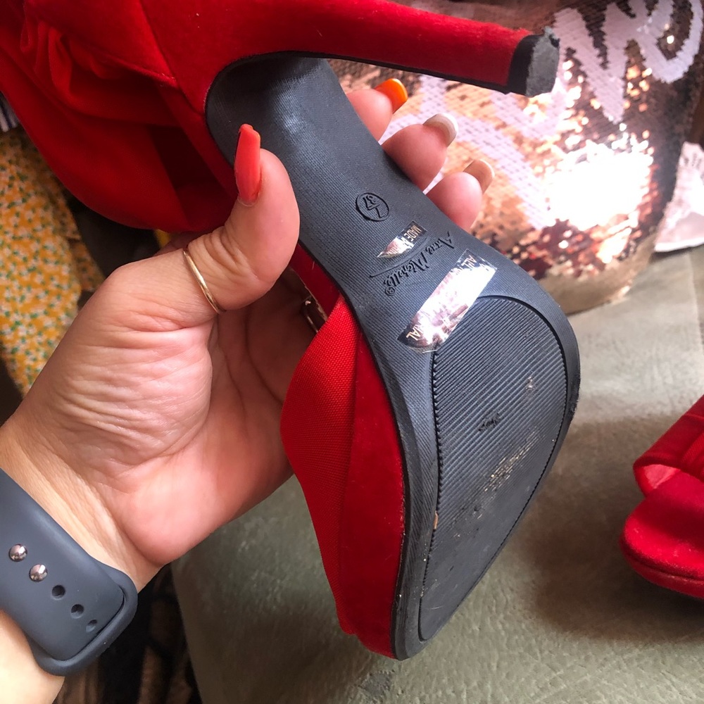 Beautiful shoes - Picture 4 of 5